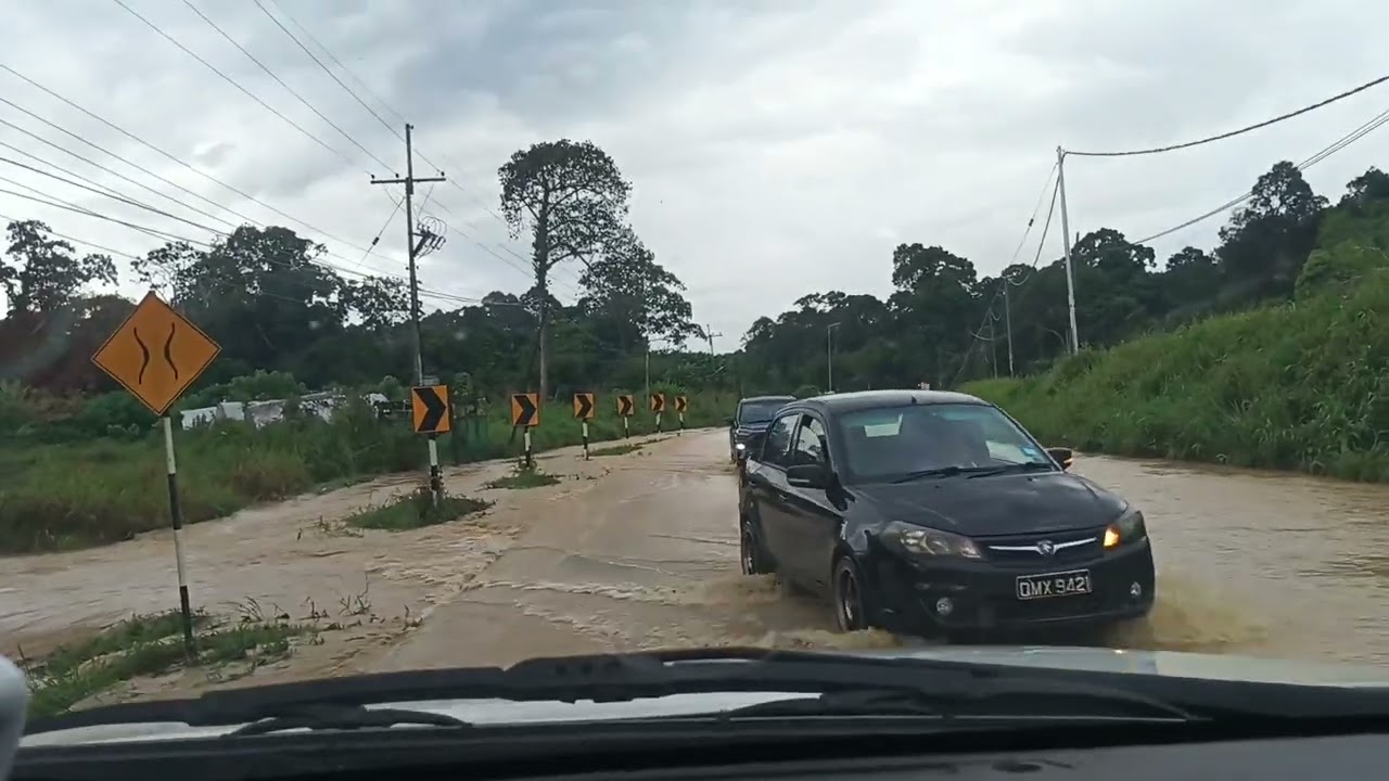 Banjir kilat di Limbang menuju ke check point Pandaharuan Limbang 04/02/2026 jam 4.20pm #highlights 
