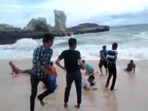  anak  TENGGELAM di  pantai  klayar tapi bohong YouTube