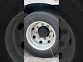 大型トラック撮影中このタイヤはドライバーさんから見たら大丈夫なんかなあ💦#トラック #automobile