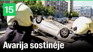 Avarija Vilniuje: Ševčenkos gatvėje apsivertė automobilis