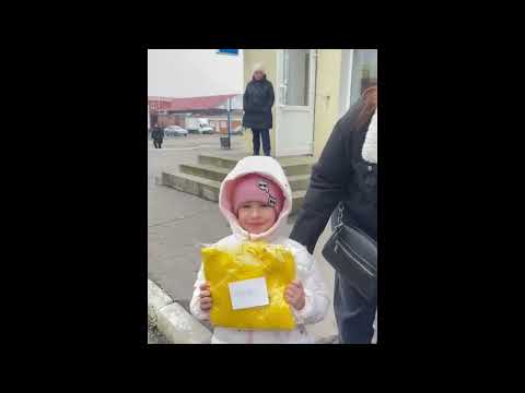 В Жашківі на Черкащині дітям переселенців надали теплі худі  від ГО "ВПО Україна"