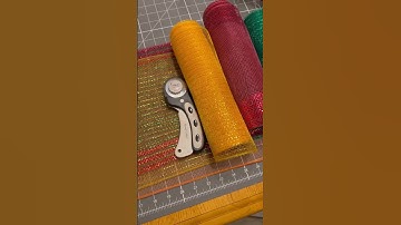How to cut deco mesh for a wreath #suzesuniquedesigns #falldecor #diyprojects