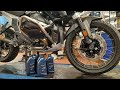 BMW R 1300 GS Oil change in the engine