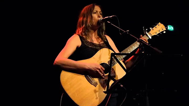 Sara Johnston  - Rock Star - live solo & acoustic ...