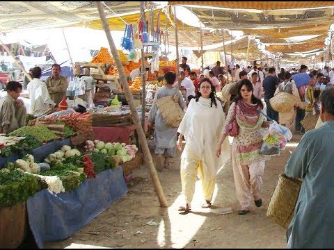 Old woman harassed in Local market, Karachi