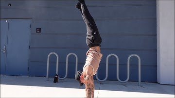 Learn how to Handstand 🤸👀 Pt. 2 (step by step) #fitness #gym #workout #calisthenics