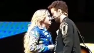 Lutteo - Alzo Mi Bandera - (Rugge y Karol) 14/11/18 (SoyLunaEnVivo) Uruguay