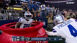 Zeke brought back an old Touchdown celebration!