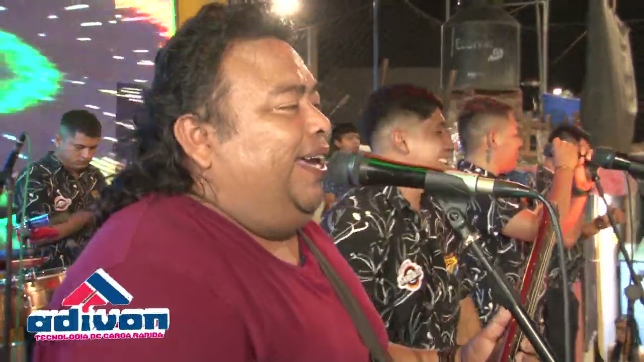 MIX BOLEROS ( EN VIVO ) JORGE ESQUIVES Y ORQUESTA ( ANIVERSARIO ) EL PORVENIR CHICLAYO