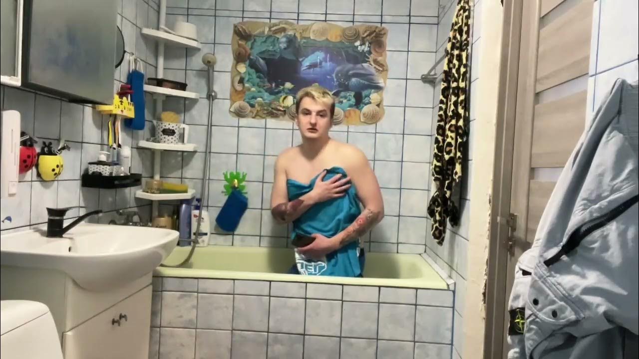 Горячая чикса в ванной 18+ - YouTube