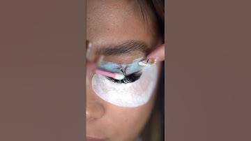 How to remove outgrowns 💖 #lashartist #lashextensions #shorts