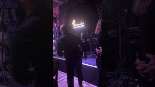 Söyleyi̇n Cover. Kizil Mavi̇ Cover Akusti̇khane