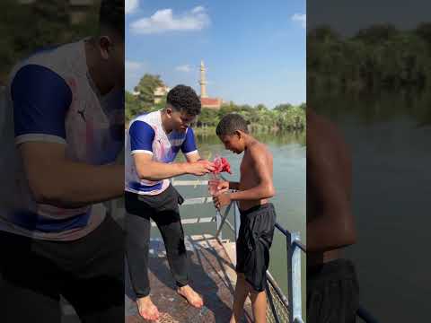 يلا يافريقي نعمل فديو انا عايز البور بتاعي دا شغل عيال Short Shorts