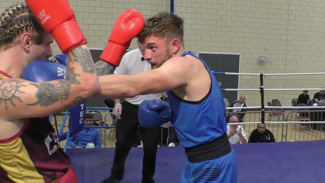 Jonny v Tom O'Brien from Llanishen