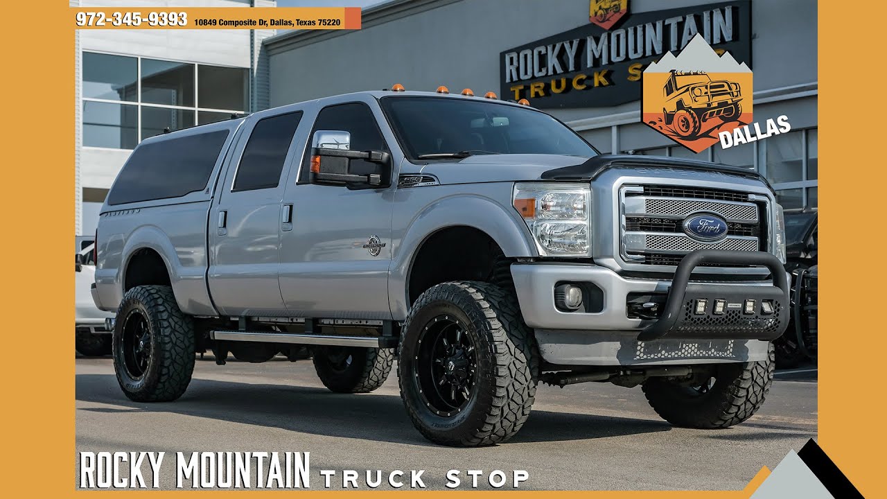2014 Ford F-250 Super Duty Platinum 4X4 / DIESEL / PRO COMP LIFT / CREW CAB