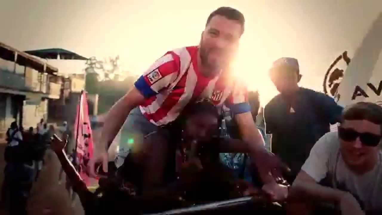 Ver BLUE UGANDA - Marteria, Maeckes, Abramz, Sylvester, Lady Slyke, Bris Jean no YouTube Ver BLUE UGANDA - Marteria, Maeckes, Abramz, Sylvester, Lady Slyke, Bris Jean no YouTube