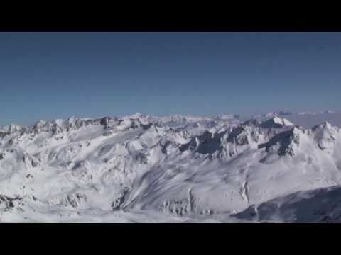 Ein Nebelmeer im Herzen der Schweizer Alpen (Ander...