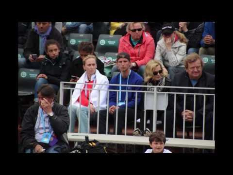 Denis Shapovalov falls in SFs