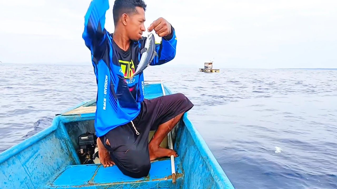 TRADITIONAL FISHING. MANCING BABY TUNA DAN CAKALANG 
