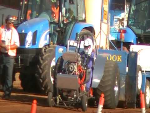 downunder 1st run quambatook 2010 tractor pull.MOD