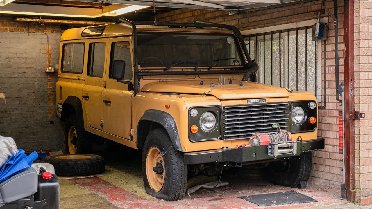 Iconic Auctioneers | 1992 Land Rover Defender 110 200Tdi SW