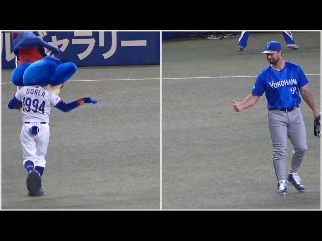 挨拶を交わすドアラ&クーパー！ - YouTube