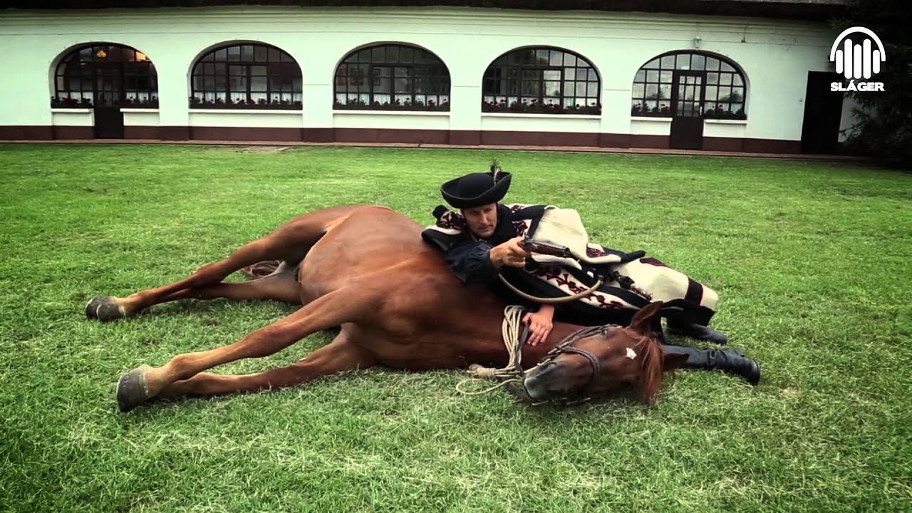 A jó LaciBetyár - Esik eső (Official Music Video)