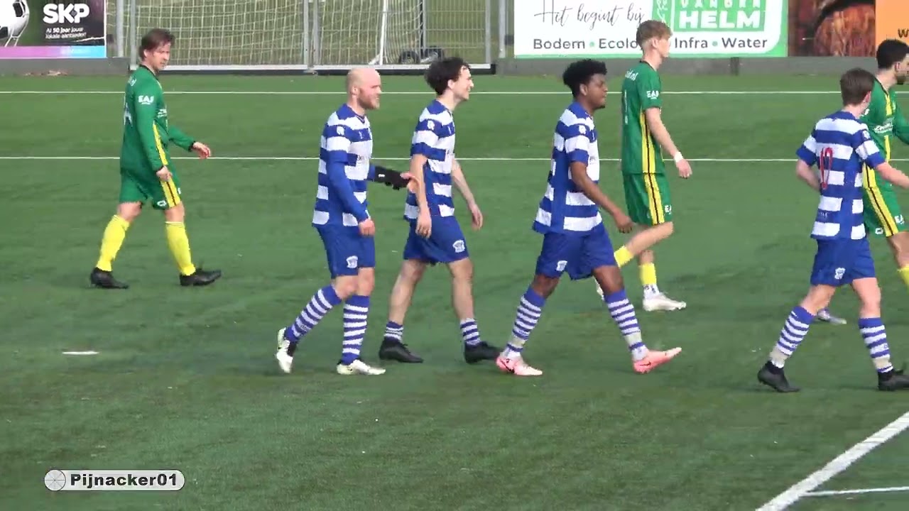 Oliveo  3– Voorschoten ’97 2 voetbal wedstrijd in Pijnacker