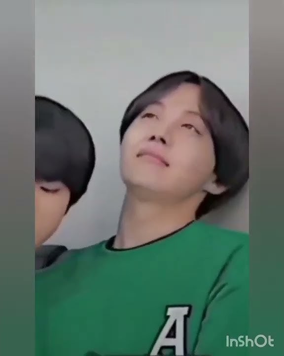 Jin: It's selfie time 🤣