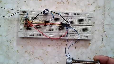 Bipolar stepper motor drive using PIC12F1822 and L293D