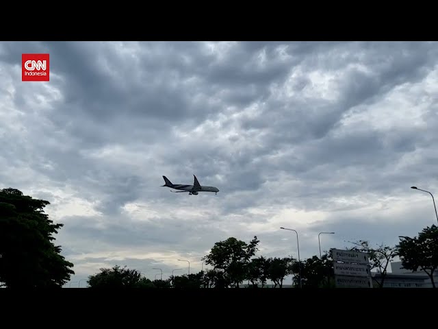 Detik detik Singapore Airlines Mendarat Setelah Turbulensi class=