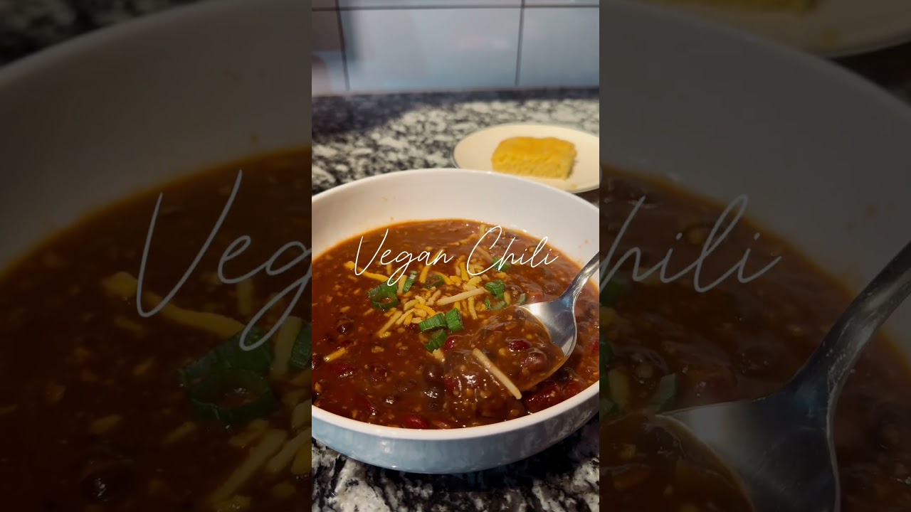Vegan Chili🔥It’s definitely chili season and you need this recipe! 
