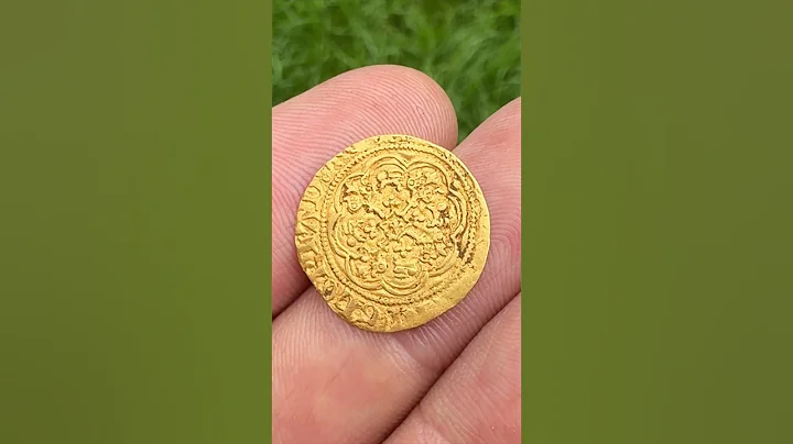 I can’t believe my eyes. I found medieval gold treasure metal detecting