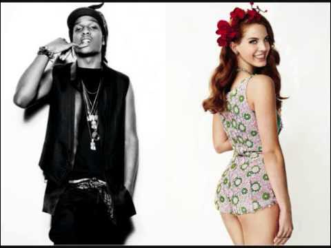 Ridin lana rey. Lana del rey coachella на мотоцикле. Lana del rey coachella на мотоцикле. Ridin lana rey. Реклама духов на мотоцикле.