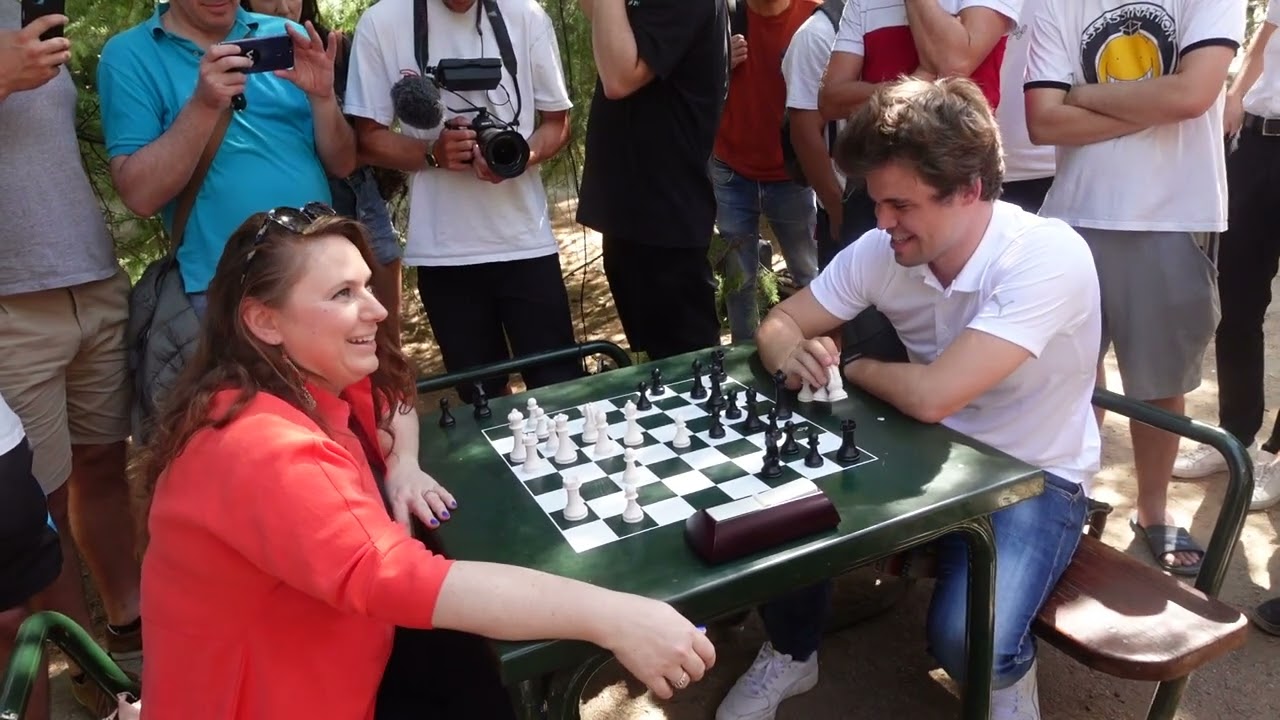 Magnus Carlsen gets tricked by Judit Polgar aka the chess queen #chess