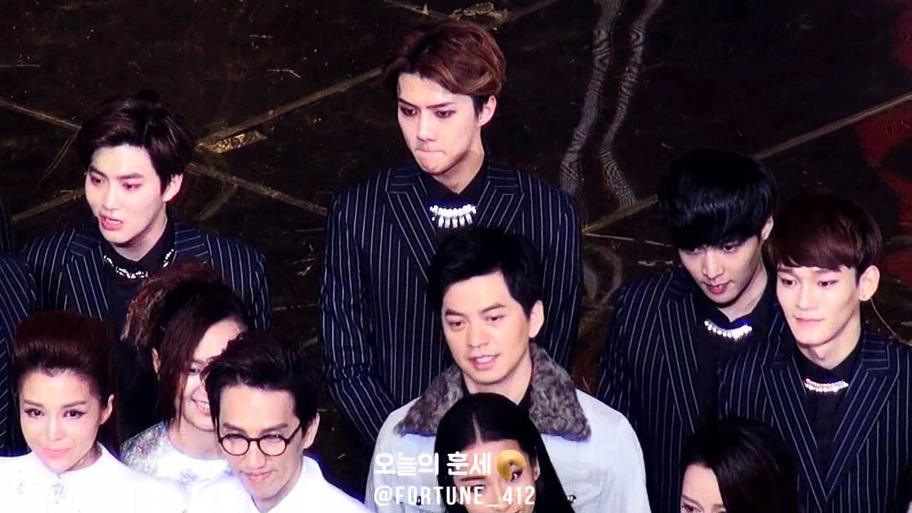 Happy 23rd Birthday SEHUN♡ 한중가요제, 수호형 들고 무거워하는 애기 세훈이~♡