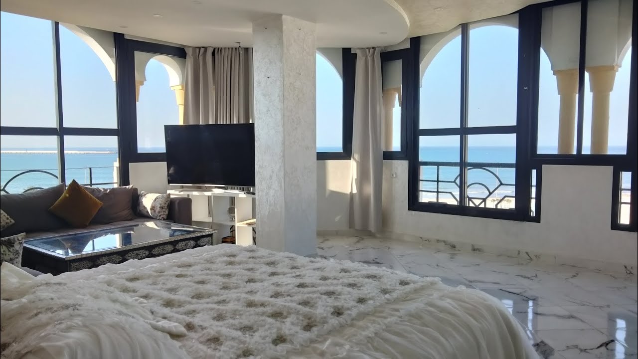 شقة للبيع إطلالة على البحر واتات فابور وسط المدينة طنجة