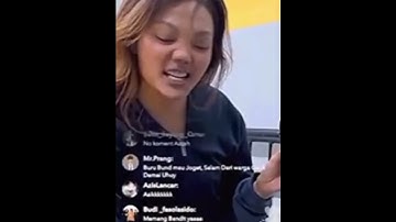 Heboh !! Rina nose tirukan gaya bunda corla