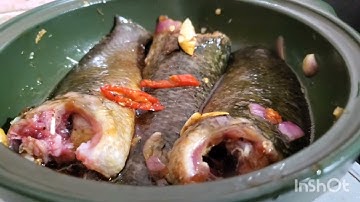 Cá rô mề kho củ cải cải trắng.