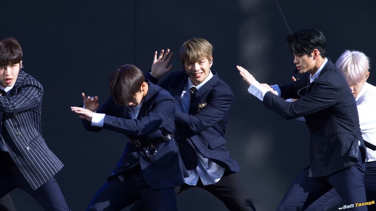 180905 강다니엘 Kang Daniel 워너원 Wanna One '켜줘 Light' 리허설 @DMCF 슈퍼콘서트 4K 60P 직캠 by DaftTaengk