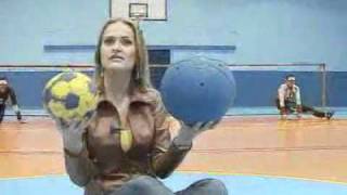 Conhea o goalball, um jogo para atletas com deficincia visual (Jornal do Almoo   15072011).wmv