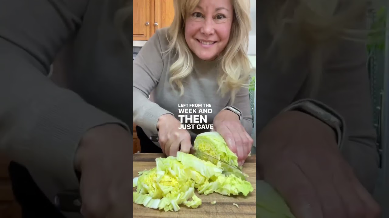 Low carb chicken vegetable soup! #healthyeatingideas #lowcarbrecipes #