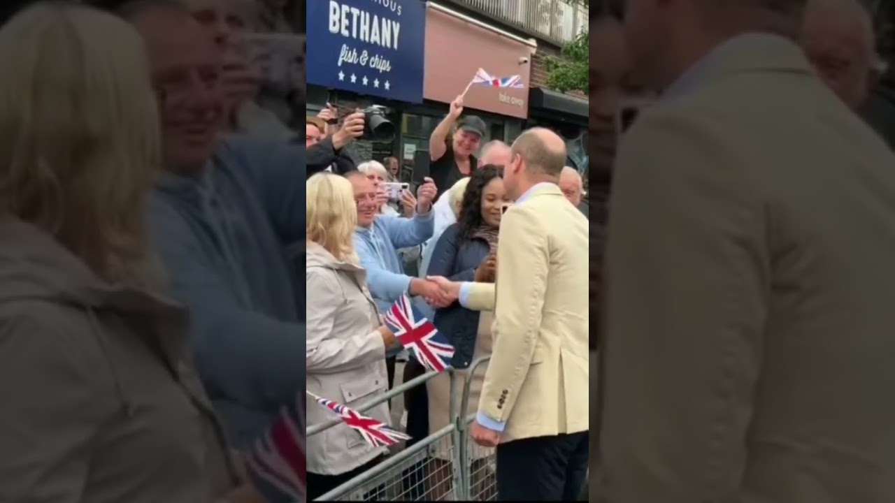 Prince William cheered in Belfast ❤️😍 