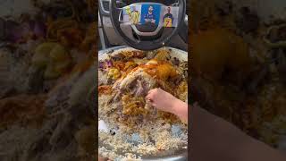 علمني ‏طفل يوثق اكله بمفرده في السيارة ?❤️  الرياض جدة اكل برجر بيتزا النصر رونالدو