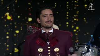 Alex Fernandez performing Sabor a Ti at Fiesta Mexicana 2026