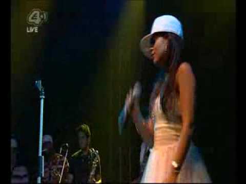 Lily Allen - LDN (Live @ V Festival Chelmsford 2006)