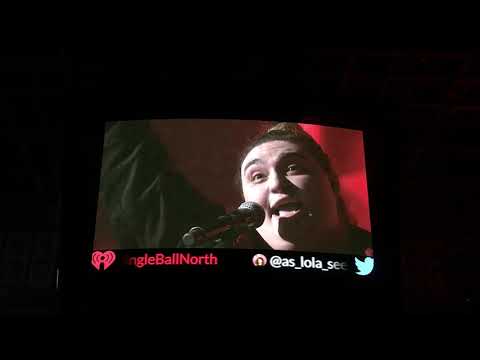 elijah woods x jamie fine - ain’t easy live at the iheartradio jingle ball in toronto