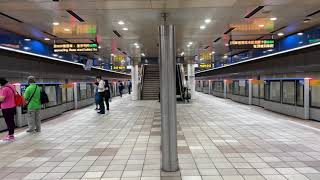 台北捷運321型雙首班車同時進入BL03土城站交會