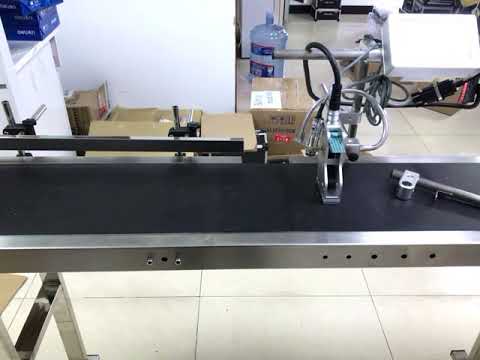 Conveyor installation, and inkjet printer installation to conveyor