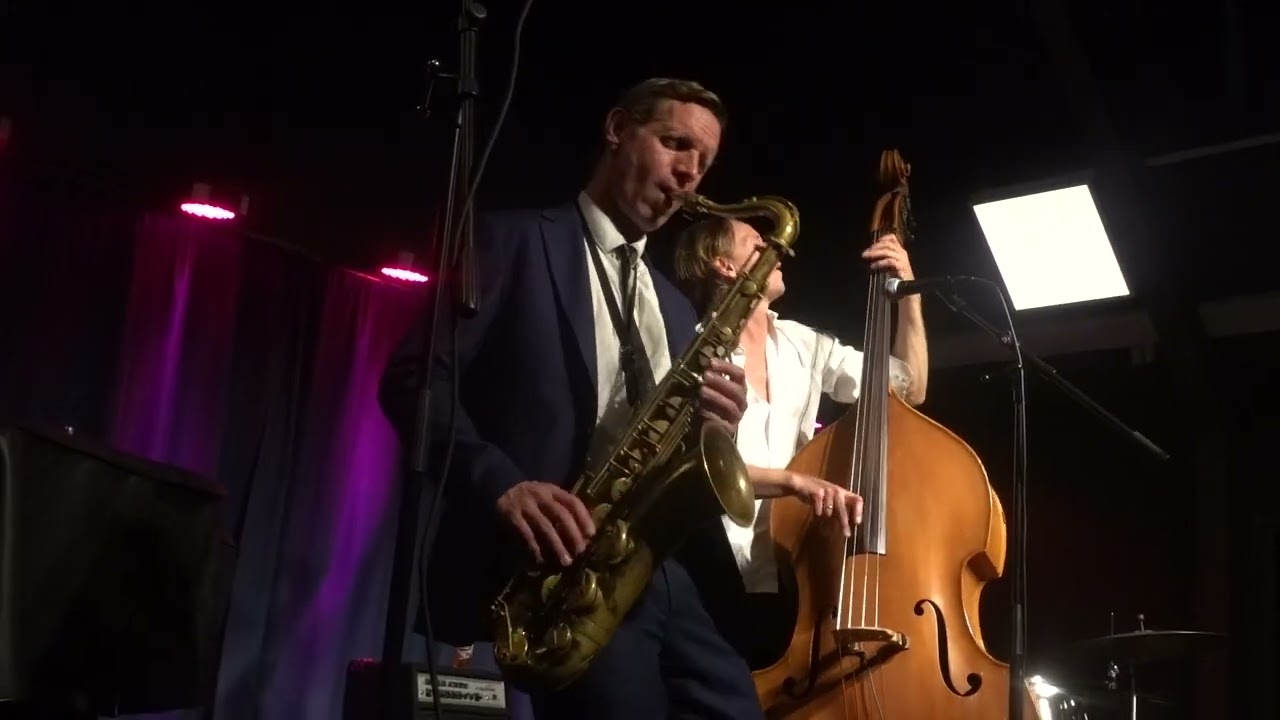 Jan Harbeck & Janus Templeton - Girl From Ipanema